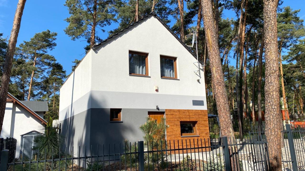 Grey House Villa Boszkowo Buitenkant foto